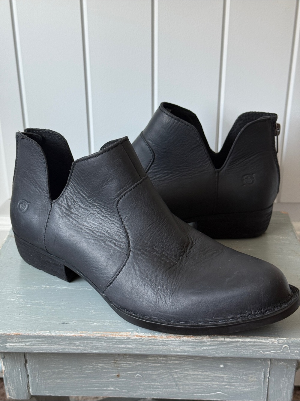 Born Women’s Black Leather Ankle Boots Booties Western Women’s Zip  Size 9.5M